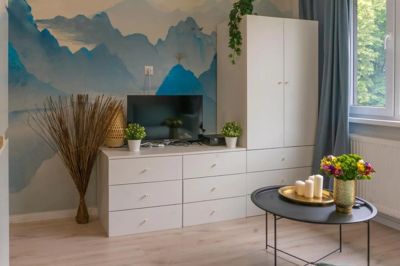 Batorego 18 Blue: Central Mokotów Apartment with Park Views Warsaw